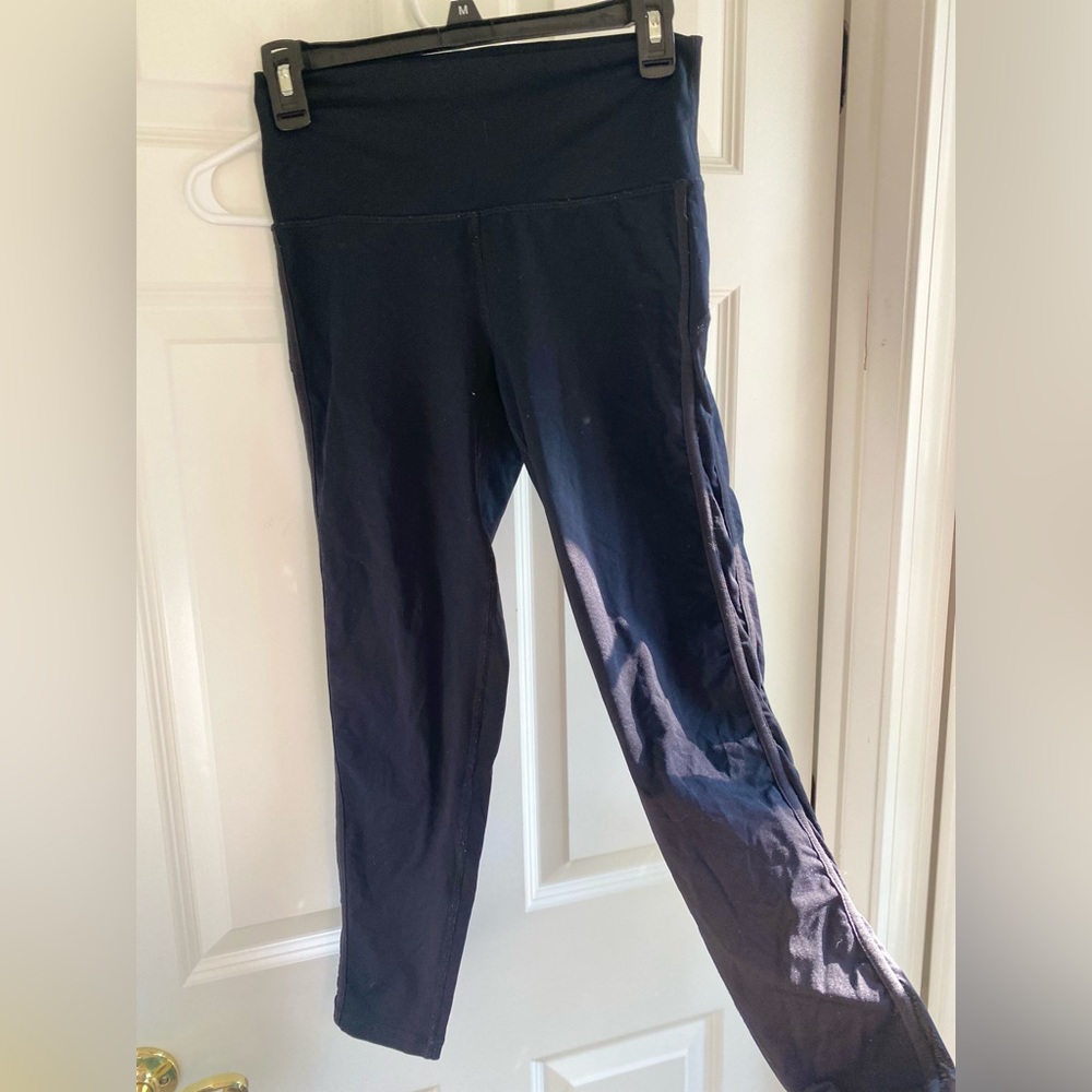 Aerie chill play move black leggings with mesh side panel and pockets Size M
